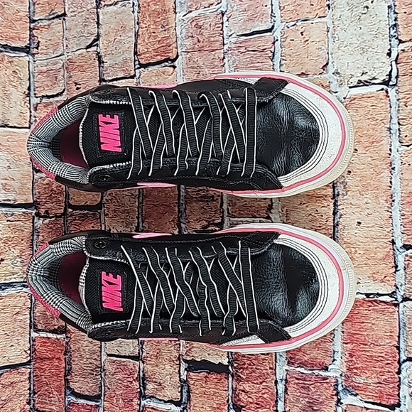 NIKE LEATHER LOWTOP SHOES WOMANS SIZE 10 GUC - Picture 4 of 11